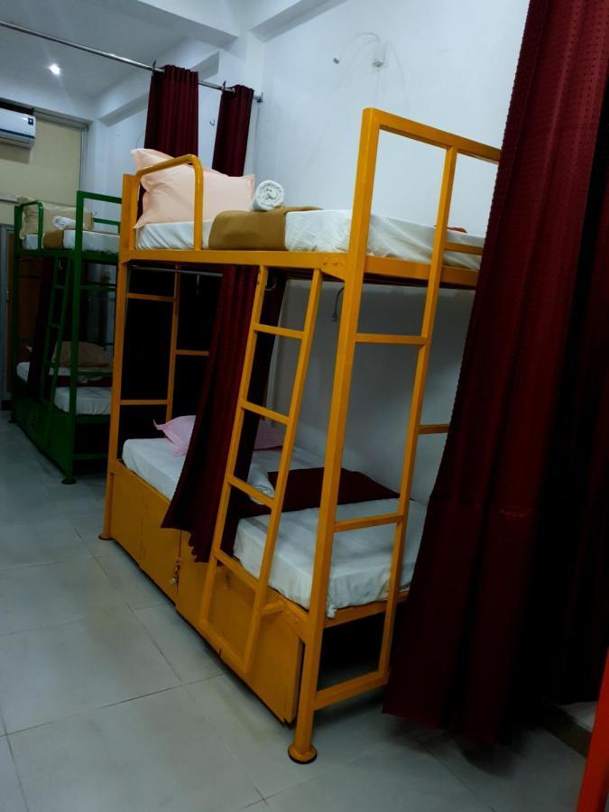 Chez Prabha Homestay ポンディシェリ エクステリア 写真